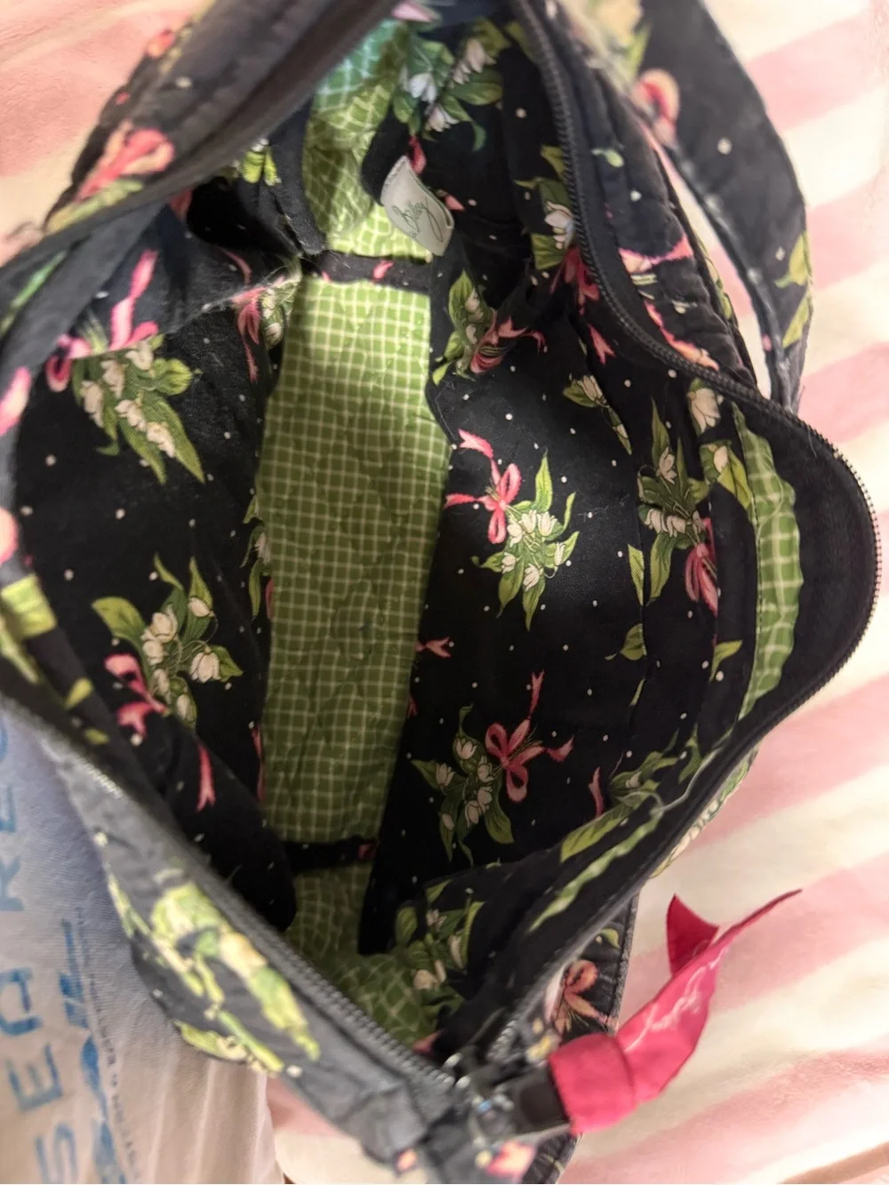 Vera Bradley - Retired print “New Hope” Hand bag/Shoulder bag